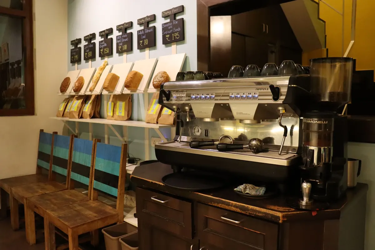 Independent vs. Chain Coffee Shops in Suffolk Quarter: A Local Comparison
